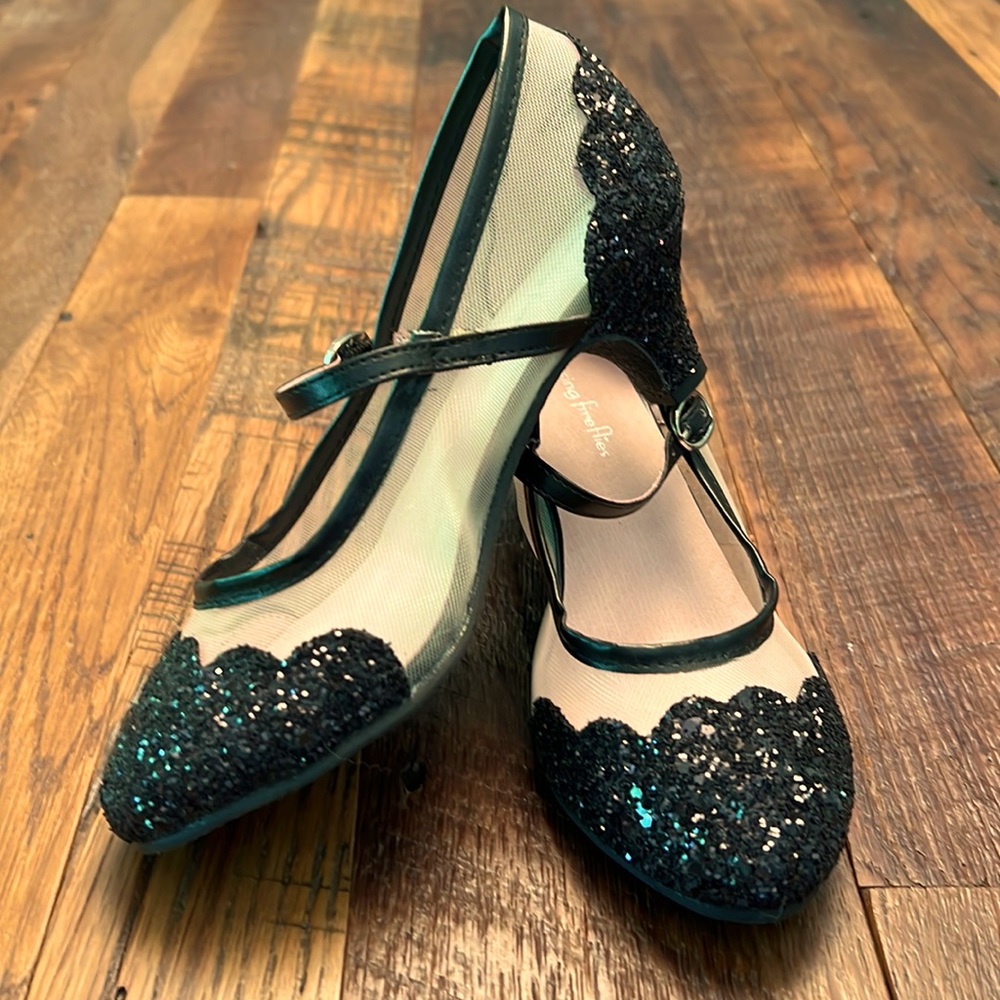 NWOT Chasing Fireflies dressy glitter toed and kitten heeled mary janes size 1.